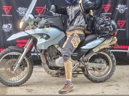 Africa ENTERA en moto trail