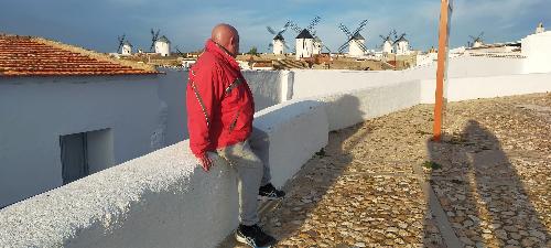 Busco compaera  viaje ,+55 ,tengo autocaravana ,fines de semana